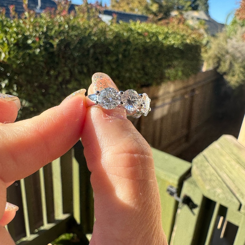 New Moissanite 1.0CT SIZE: 6 Ring - Picture 6 of 10